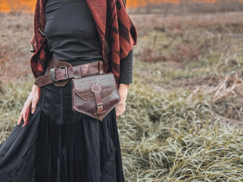 Handmade Leather Belt with Detachable Bag, size S - Image 2