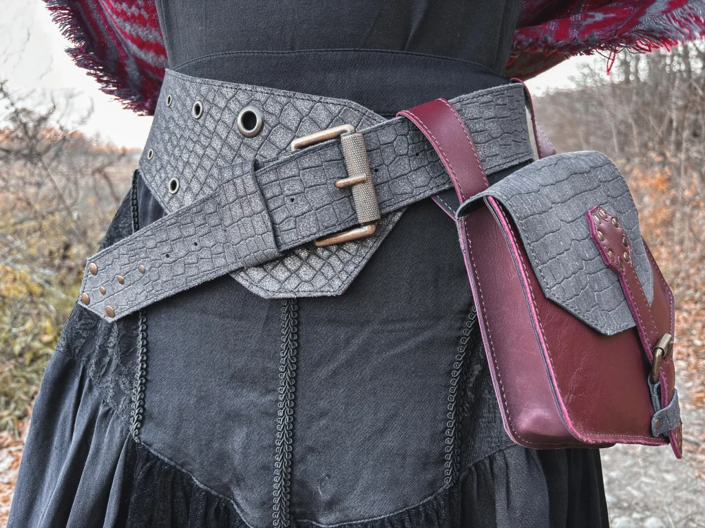 Handmade Leather Belt with Detachable Bag, size S - Image 4