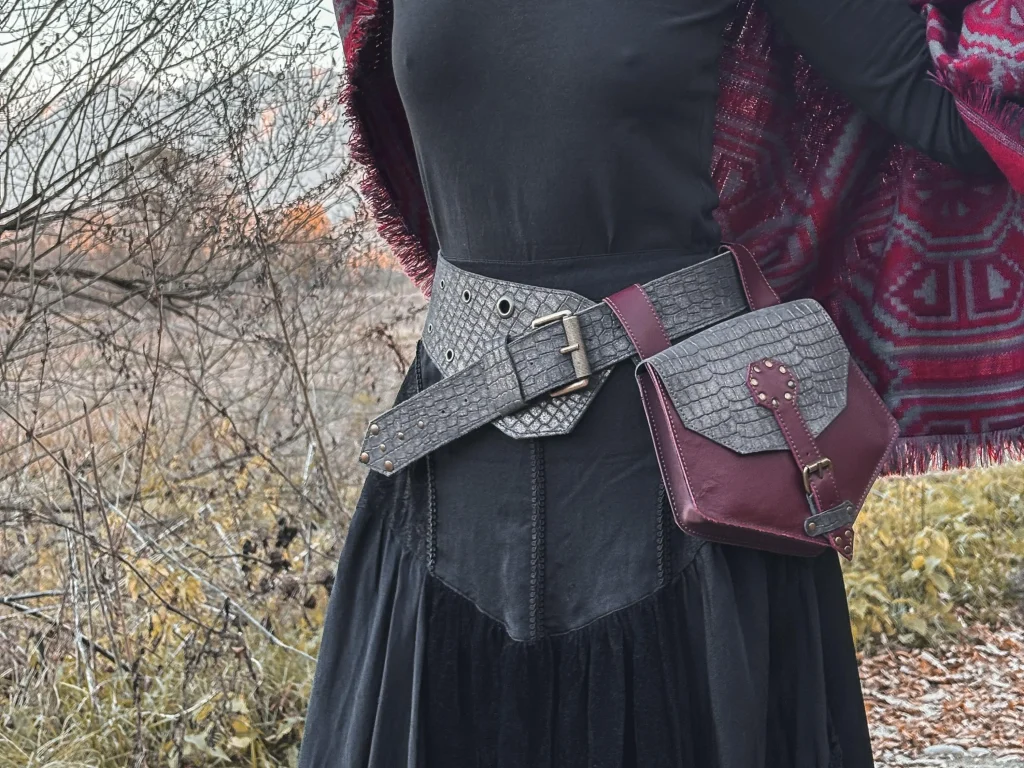Handmade Leather Belt with Detachable Bag, size S - Image 3