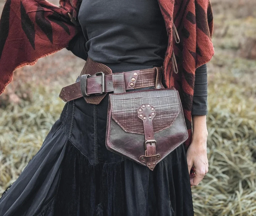 Handmade Leather Belt with Detachable Bag, size S