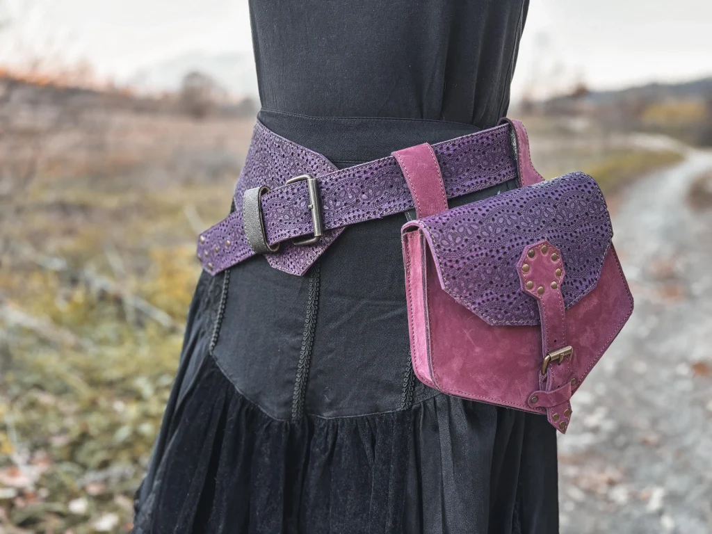 Handmade Leather Belt with Detachable Bag, size S - Image 3